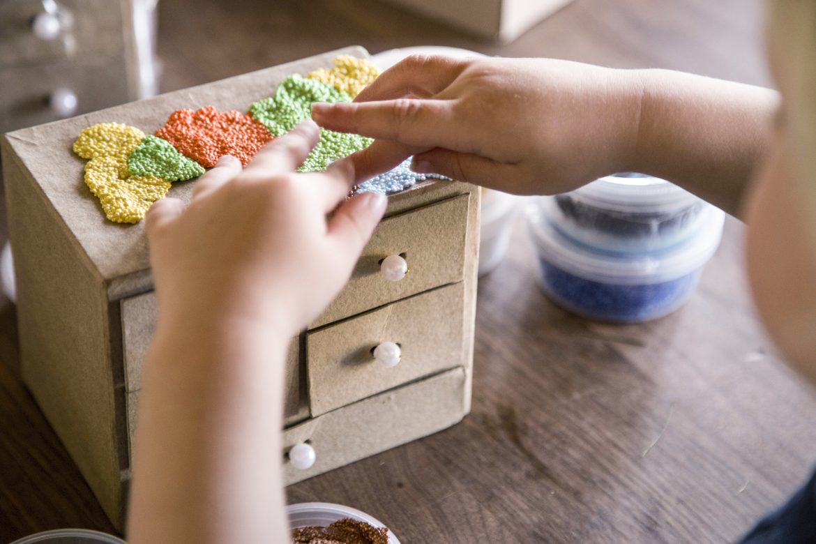 Flera timmars fantasi med Foam Clay