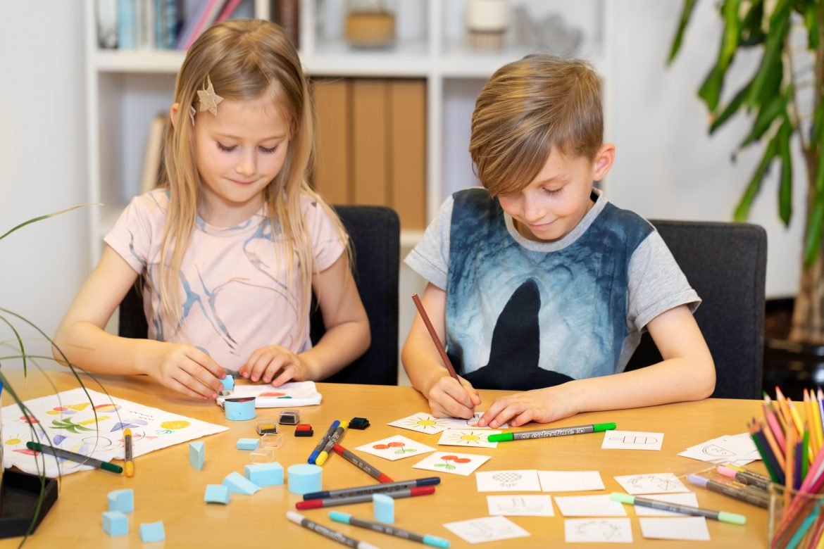 Så här får du en rolig och kreativ semester med barn